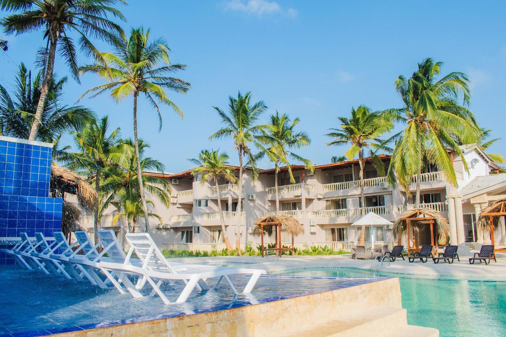 Playa Palmeras Beach Resort Cartagena Exterior photo