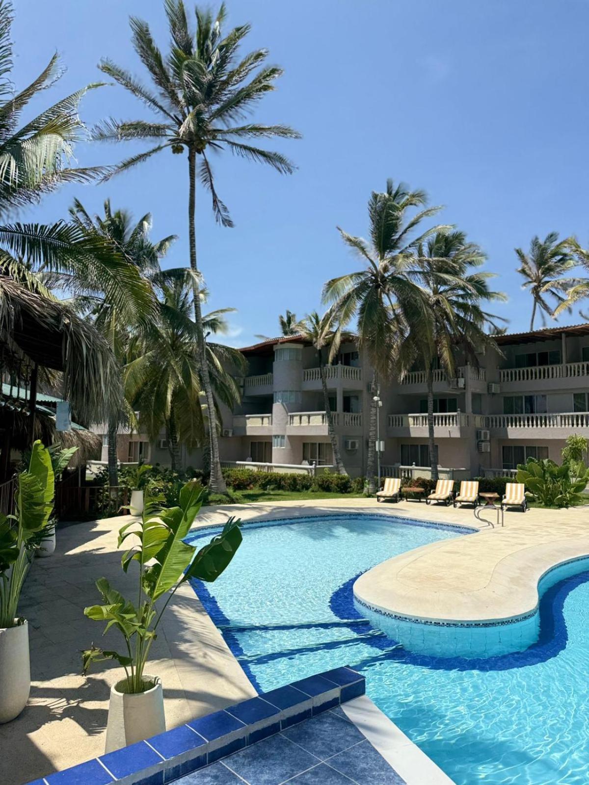 Playa Palmeras Beach Resort Cartagena Exterior photo